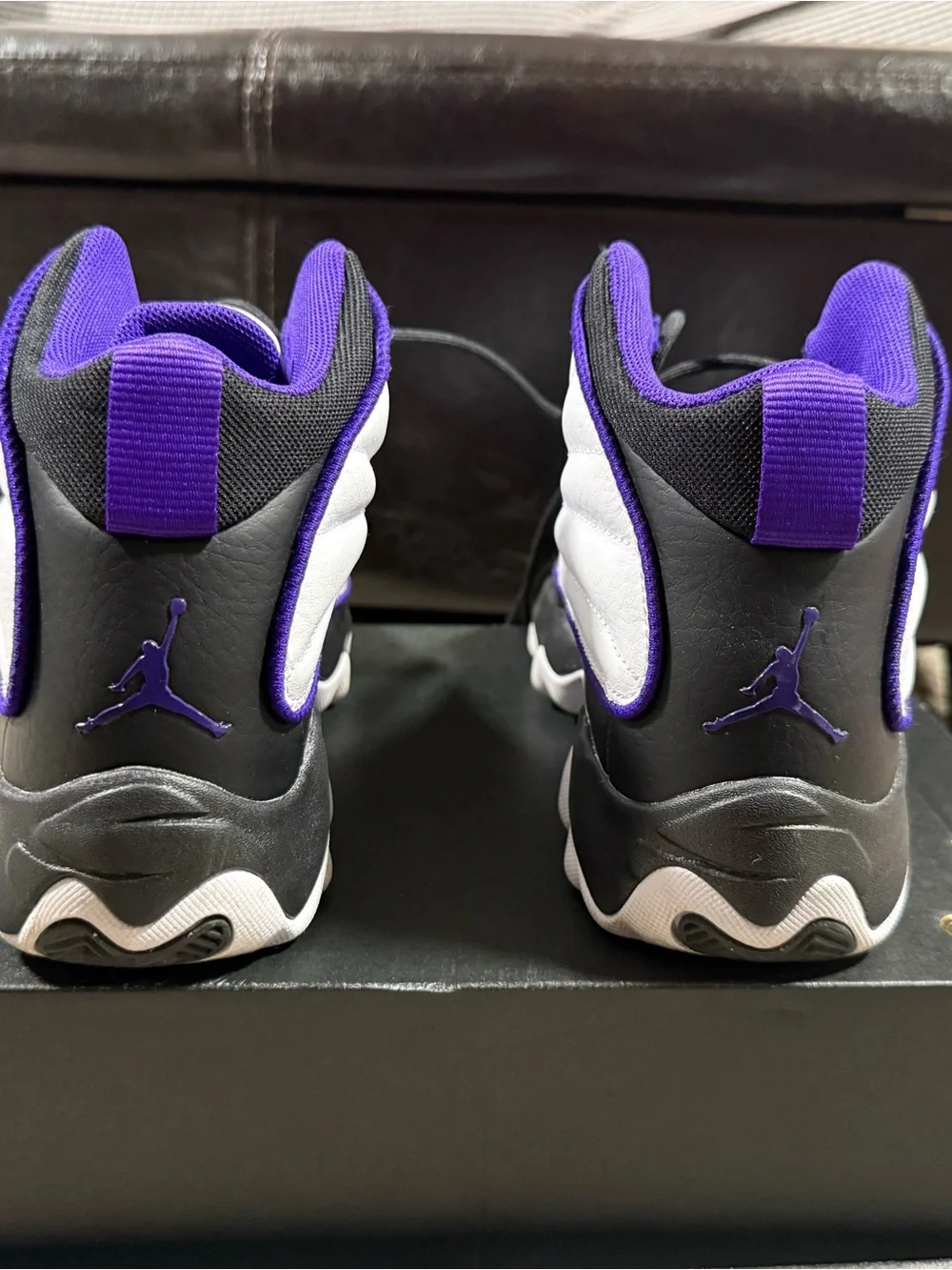 Youth Jordan Basketball Shoes, Black & Purple, Retro style
